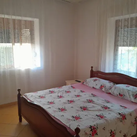 Luzaj B Holiday home *